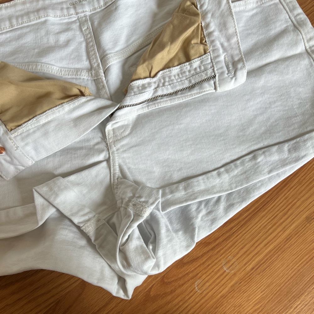 Old Navy White Jean Shorts - Picture 4 of 5